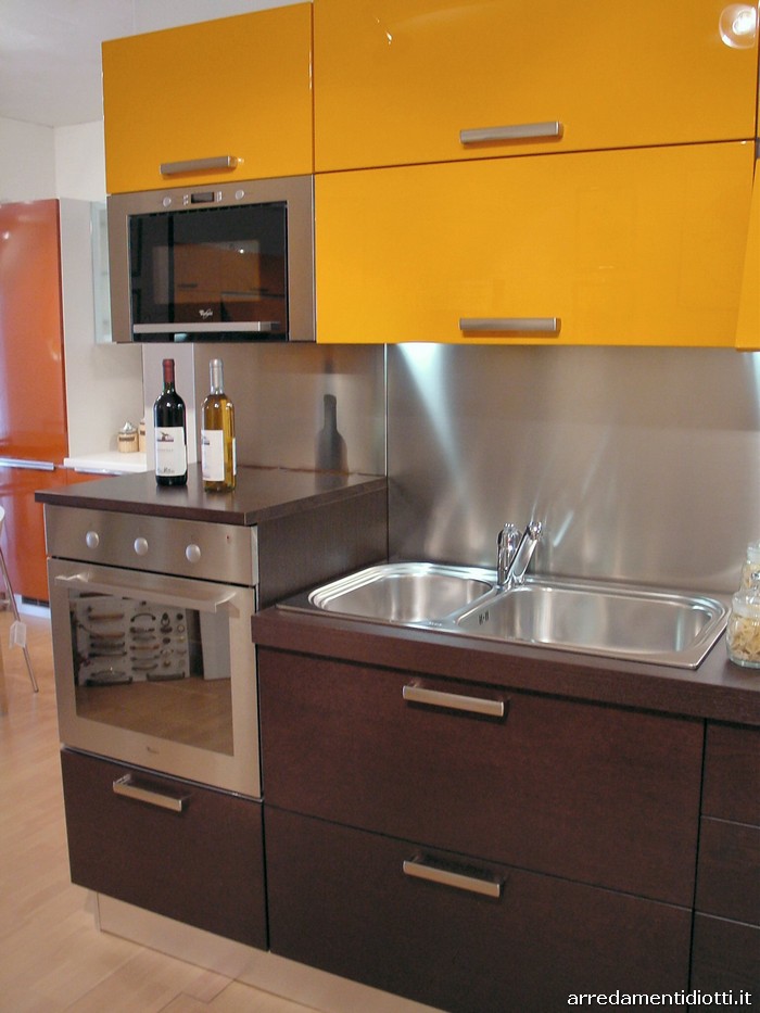 S64 cucina rovere sc arancio micro onde